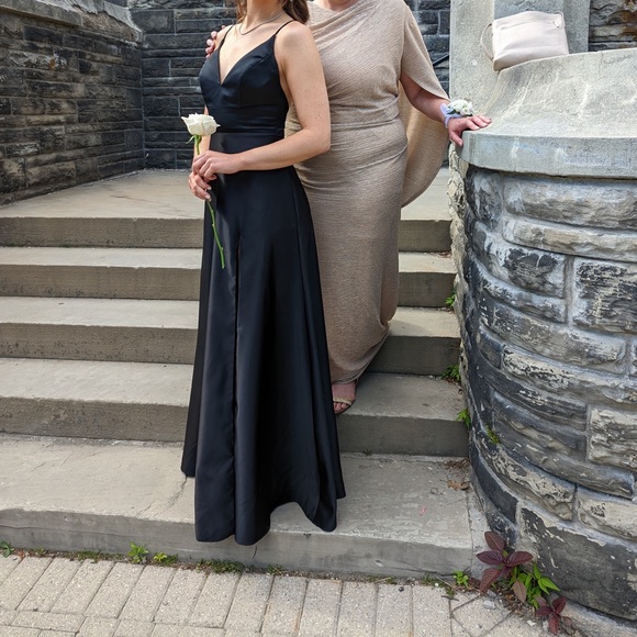 Black Mori Lee Satin formal dress. Deep V neckline, strappy open back, leg slit - Picture 4 of 4